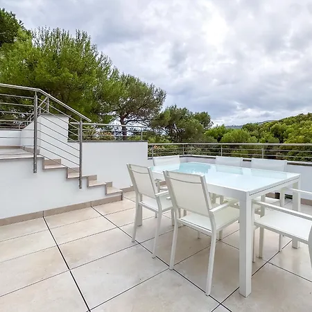 Appartement Hostdomus - Royal Pinamare